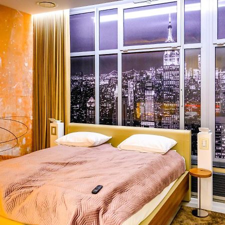 Pietryna Apartments Luxury - Sauna , Jacuzzi , Bezposrednio Przy Ul Piotrkowskiej Łódź Dış mekan fotoğraf